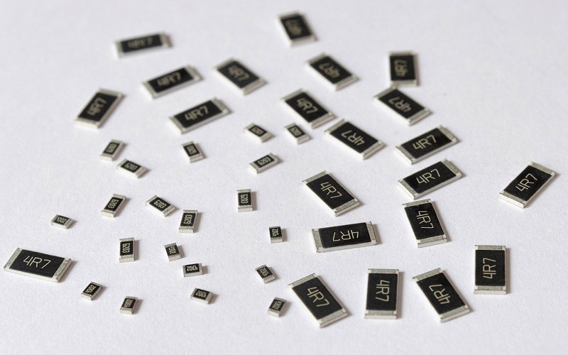 Various-SMD-resistors-used-in-surface-mount-technology-assembly